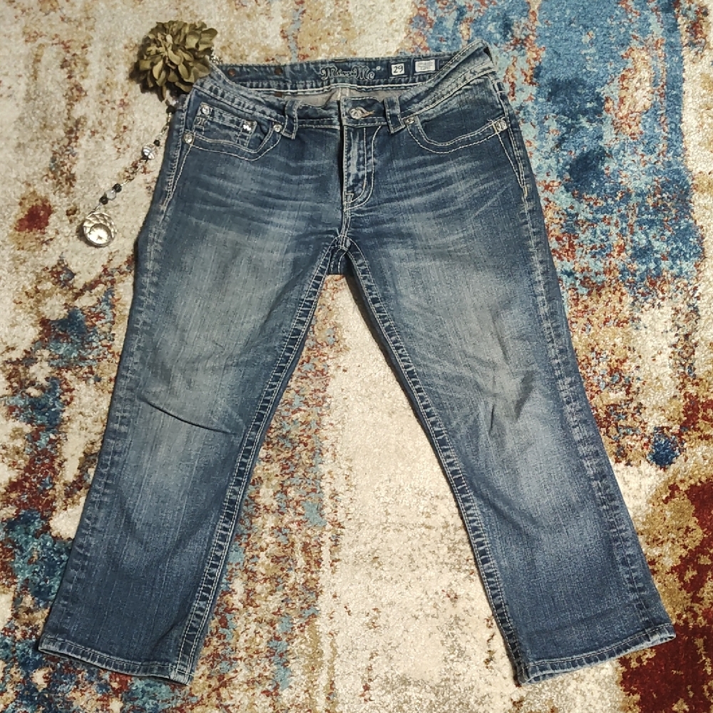 Miss Me Capri Medium Wash